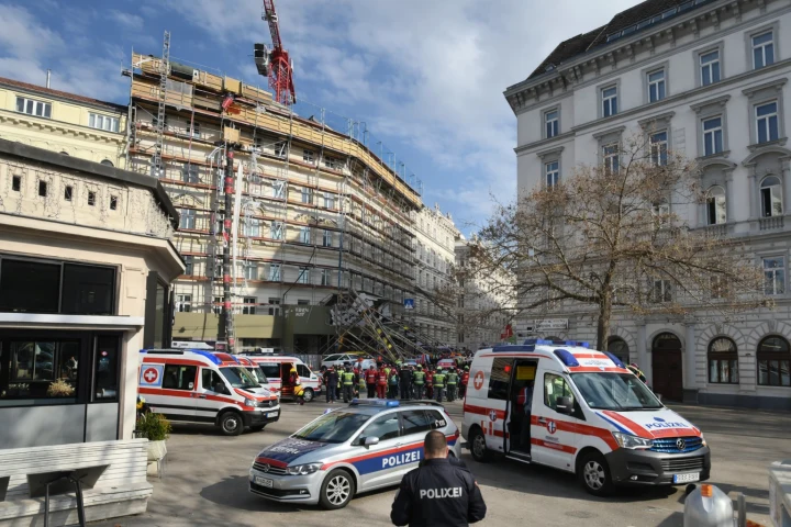 Viyana’da Korkutan İnşaat Kazası: Binadaki Çalışma Sırasında İskeleler Yıkıldı