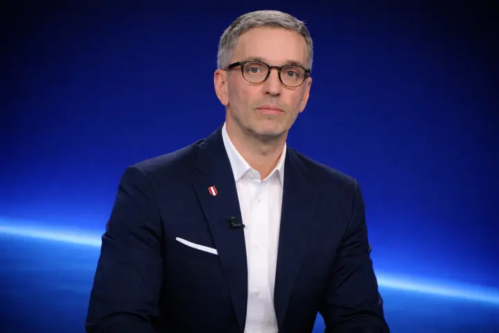 FPÖ Lideri Kickl Sessizliğini Bozdu: "Völkerwanderer" Çıkışı Gündemde!