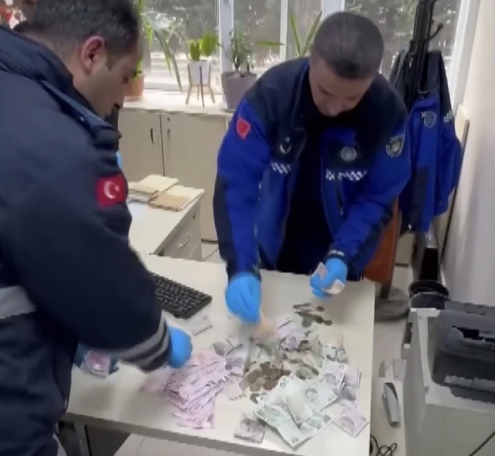 Uzmanlardan Kritik Uyarı: Dilencilere Verilen Paralar Gerçek İhtiyaç Sahiplerine Ulaşmıyor